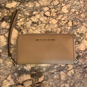 Michael Kors wristlet wallet